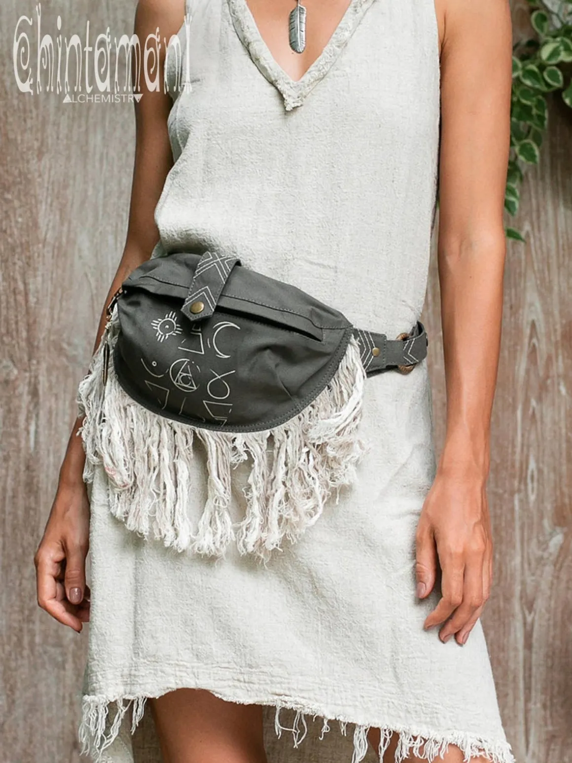 Fringy Banana Bag / Dark Gray
