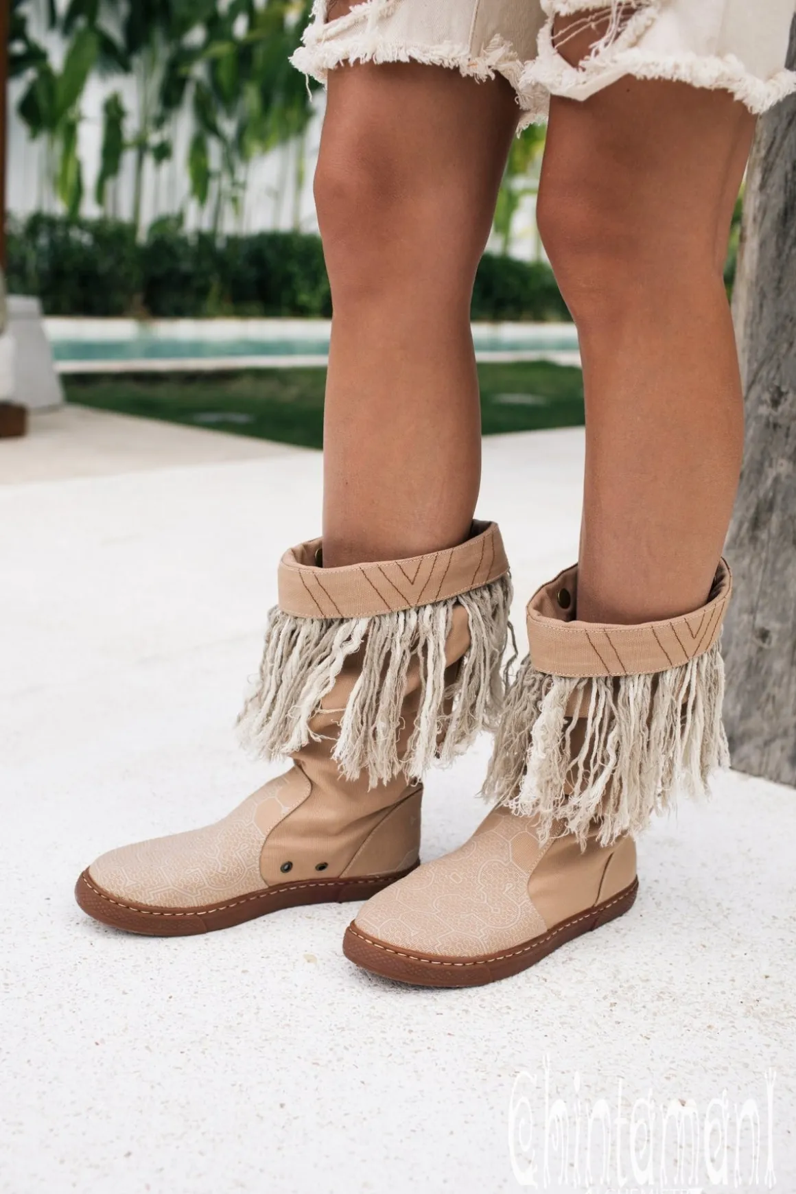 Fringy Tribal Boots / Beige