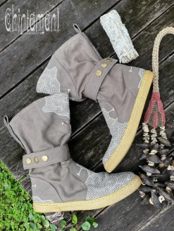 Medium Tribal Boots / Grey