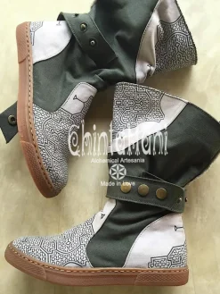 Medium Tribal Boots / Grey