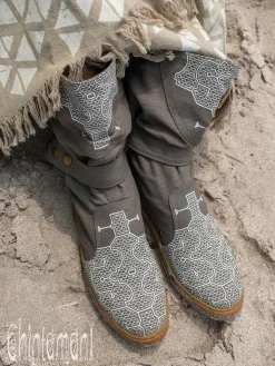 Medium Tribal Boots / Grey