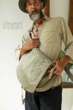 Men Crossbody Bag / Olive